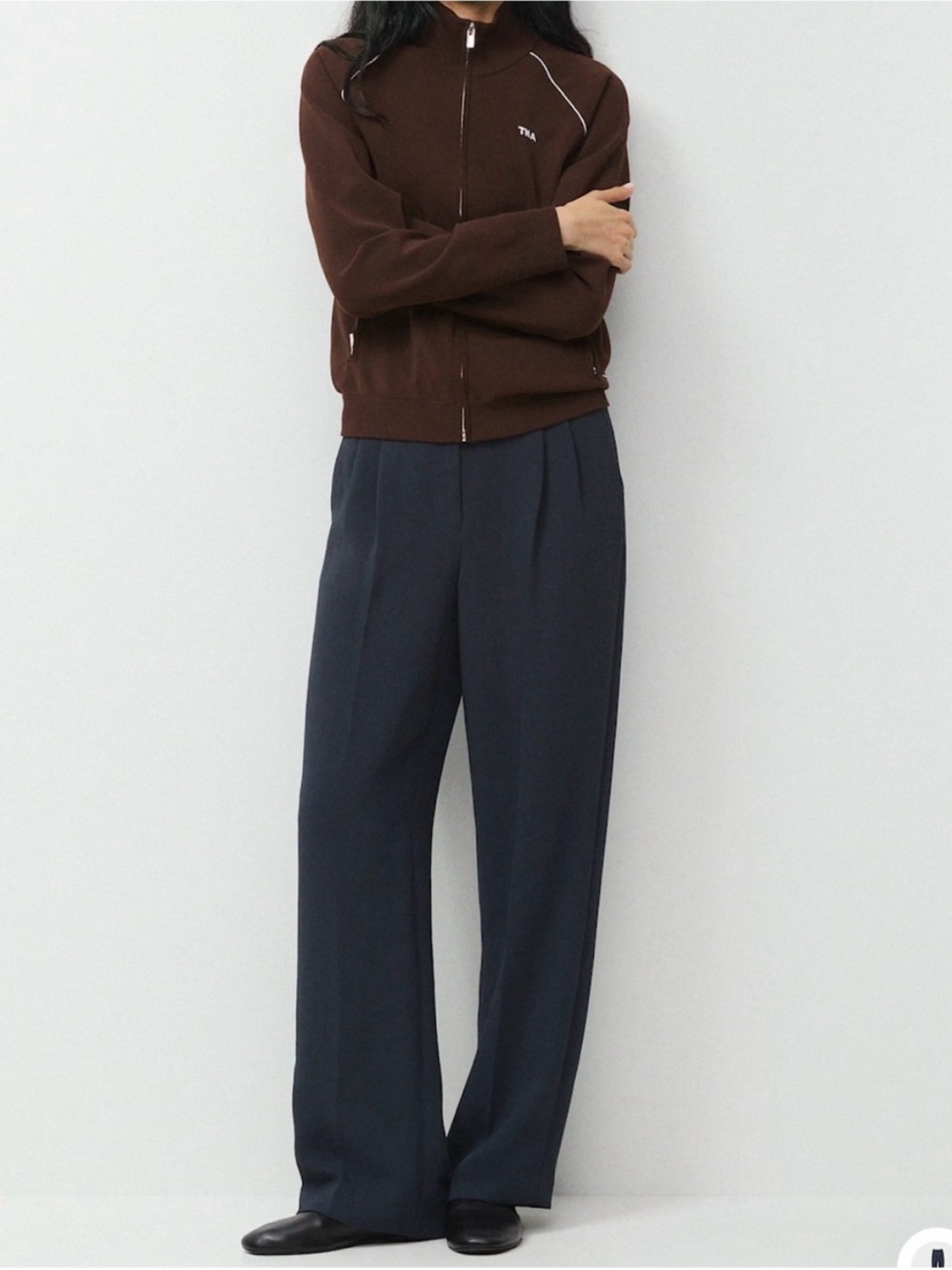 Aritzia The Effortless Pant Crepette Classic High-Waist Black 8 Short Women’s